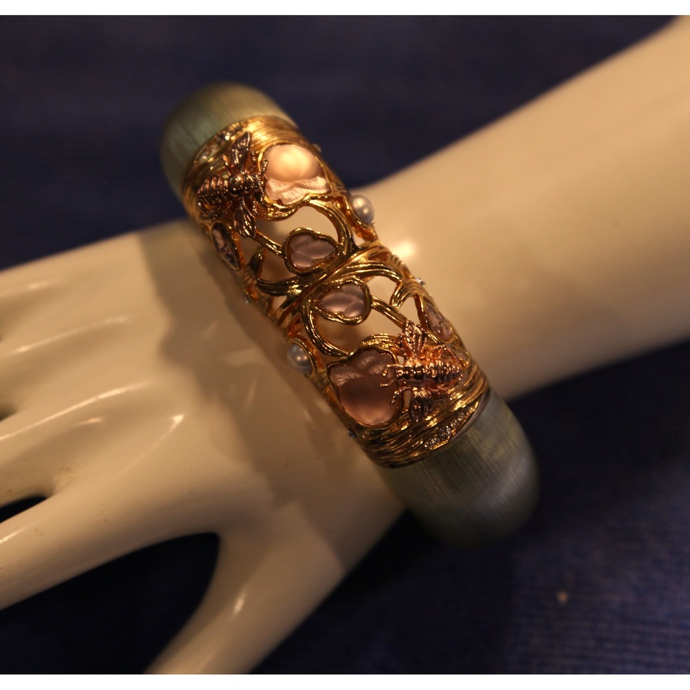 Alexis Bittar Lemon Lucite, Crystal, Pearl and Bee Hinged Bangle Bracelet. A3 - Picture 6 of 15